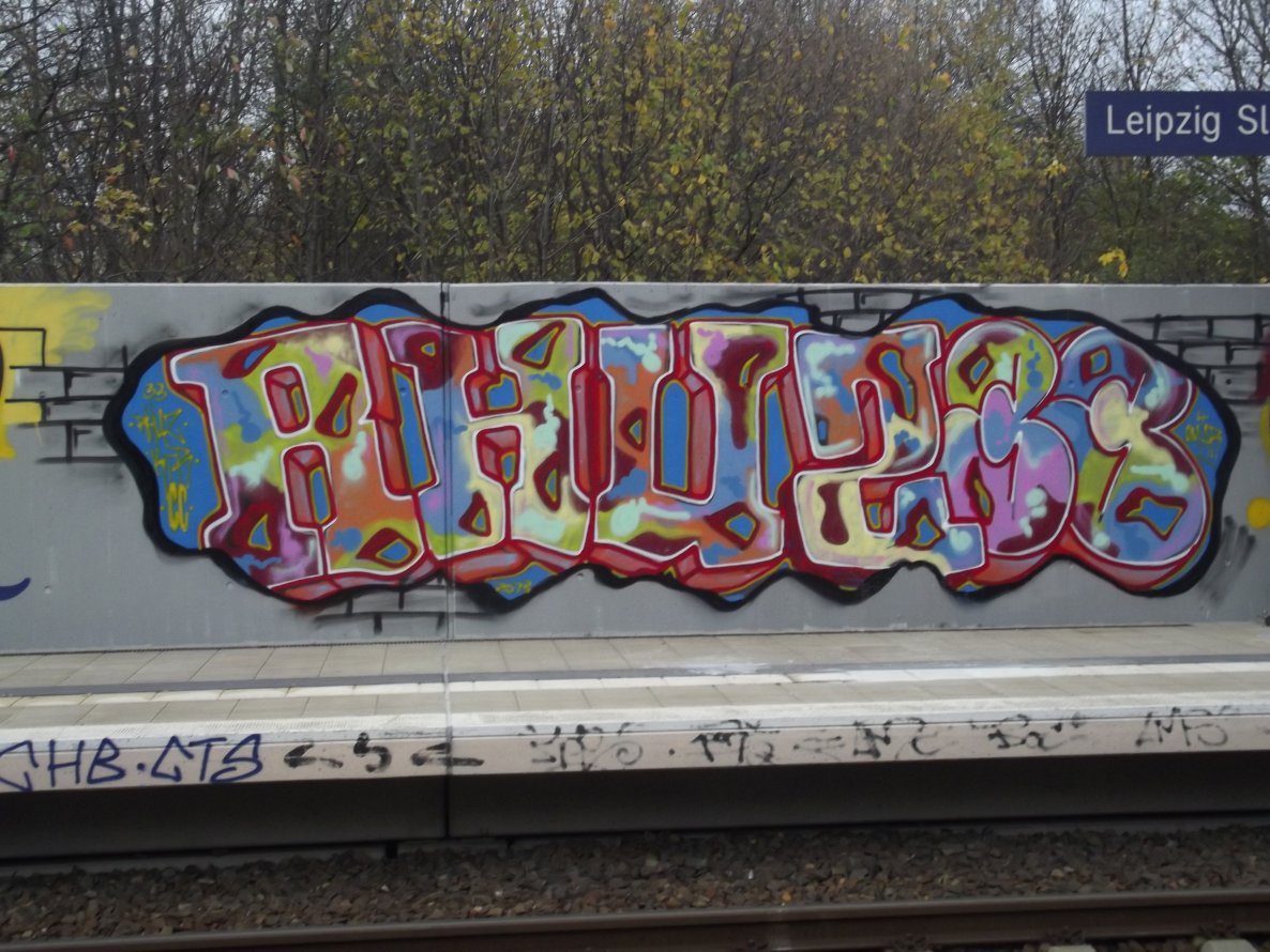 Graffiti Bombing - Photo by BTT0341 - leipzig