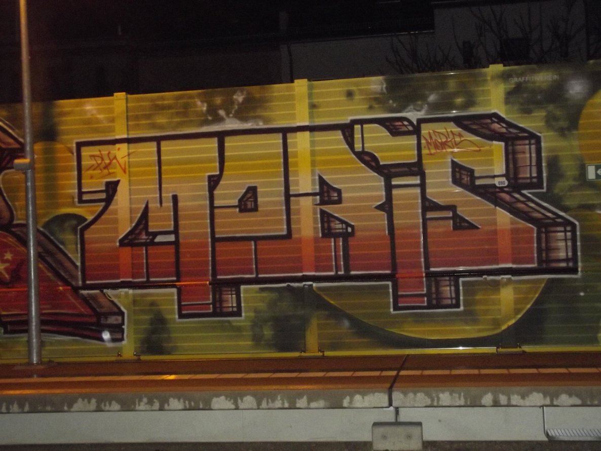 Graffiti Bombing - Photo by BTT0341 - moris, pk, leipzig