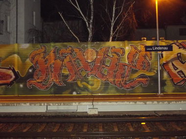 Graffiti Bombing - Photo by BTT0341 - leipzig