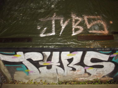Graffiti Bombing - Photo by BTT0341 - tybs, leipzig