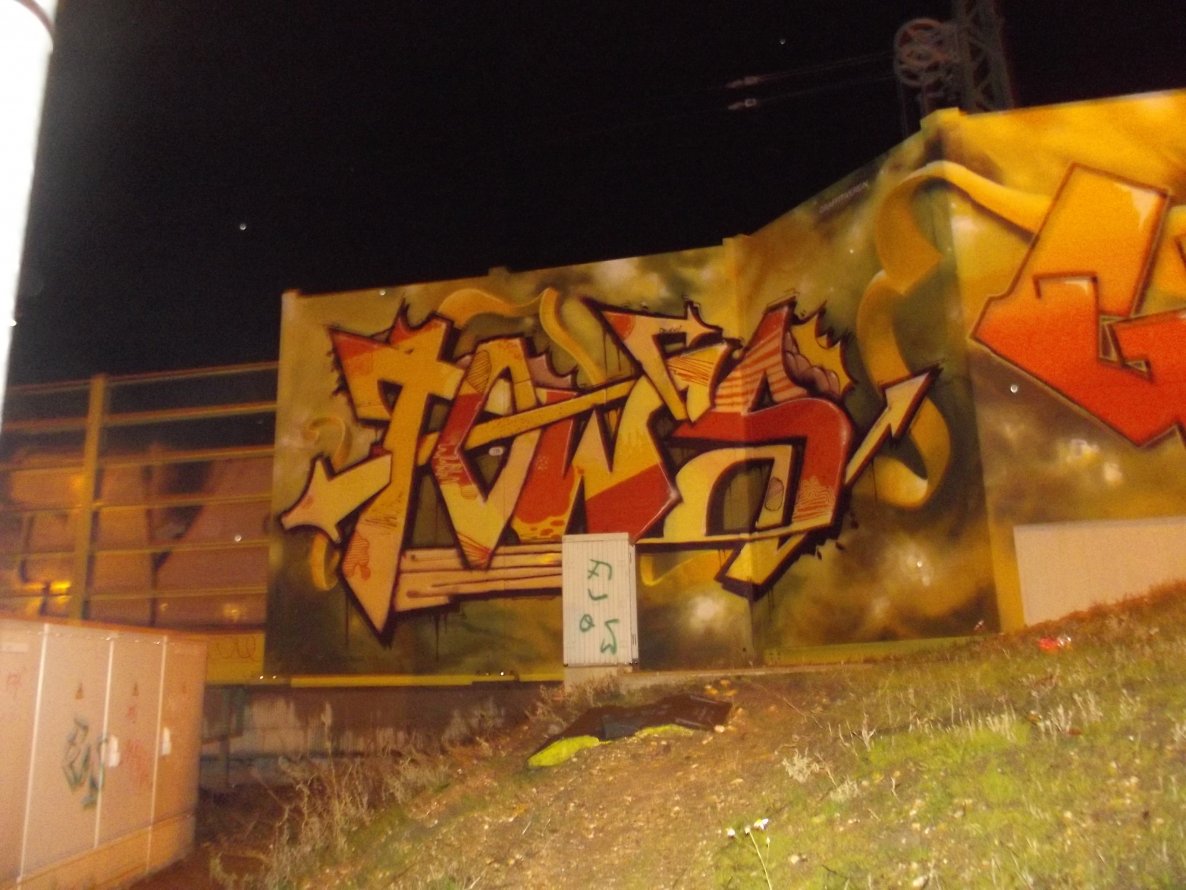 Graffiti Wall - Photo by BTT0341 - tows, leipzig