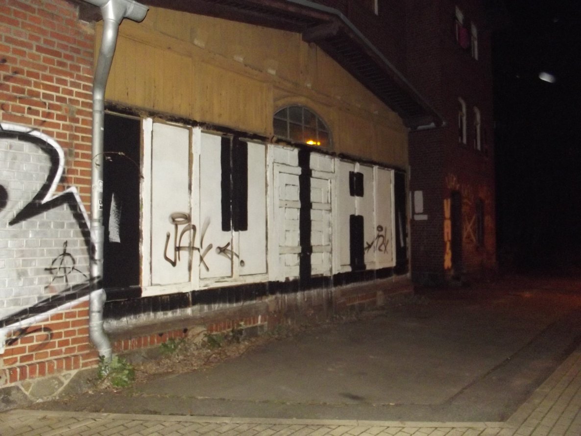 Graffiti Bombing - Photo by BTT0341 - va, leipzig