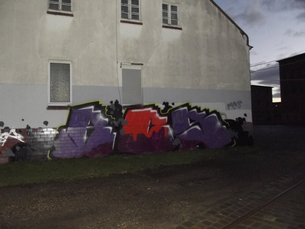 Graffiti Bombing - Photo by BTT0341 - rcs, fka, 2013