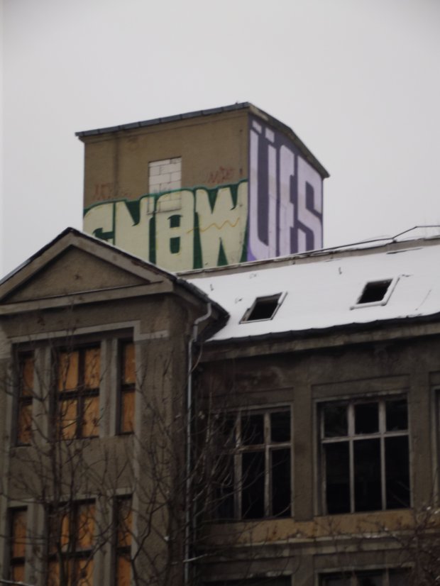 Graffiti Bombing - Photo by BTT0341 - snow, üf, leipzig