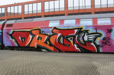 Graffiti Train - Photo by BTT0341 - org, wholecar