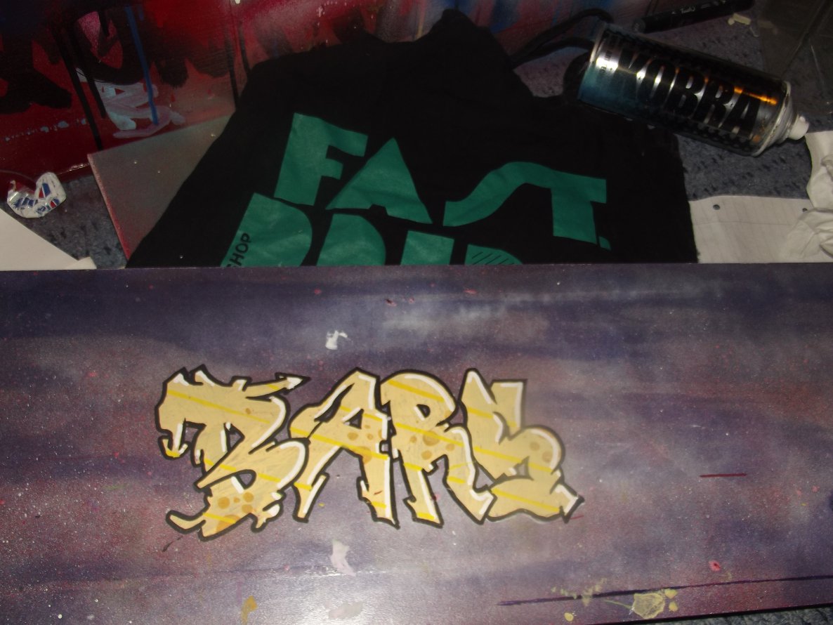 Graffiti Artwork - Photo by BTT0341 - bars, leipzig, tifo