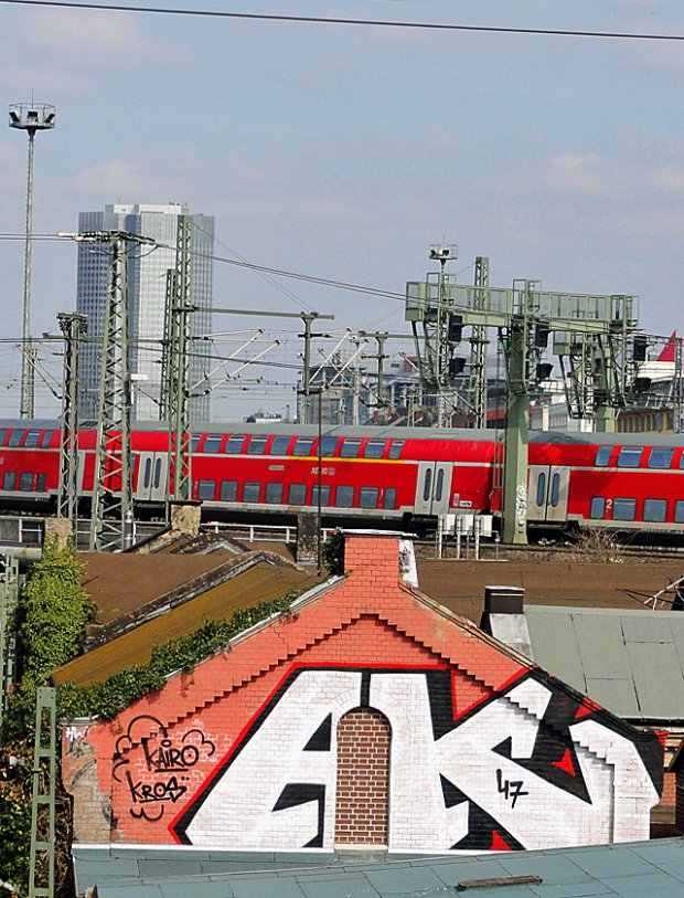 Graffiti Wall - Photo by BTT0341 - ak47, kairo, kros