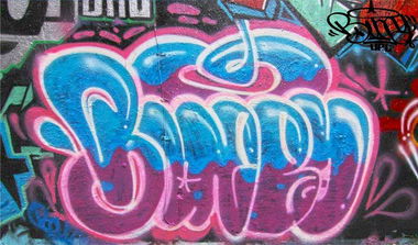 Graffiti Wall in Hanoi - Photo by BUNNY - Bunny, UPc246 (27/9)