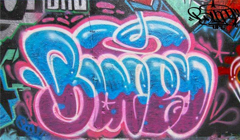 Graffiti Wall in Hanoi - Photo by BUNNY - Bunny, UPc246 (27/9)