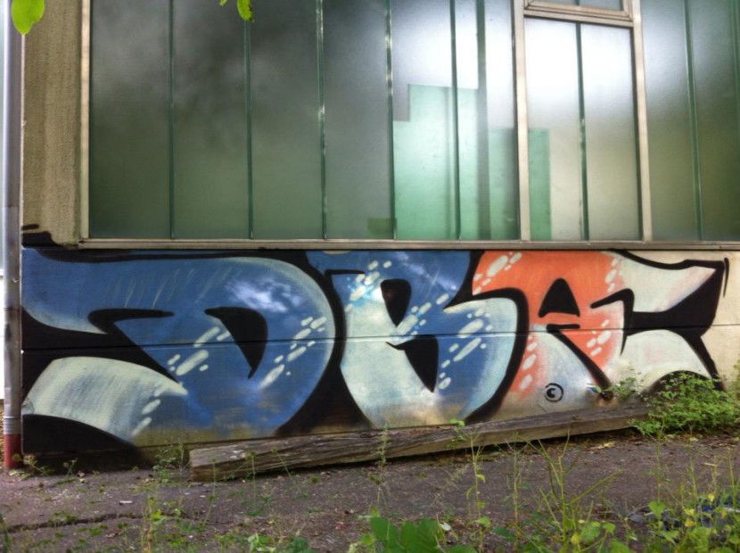 Graffiti Bombing - Photo by Badner - dba, crew, dba (2013)