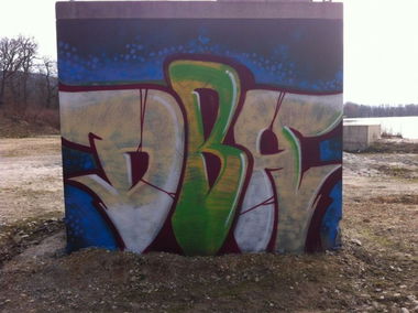 Graffiti Bombing - Photo by Badner - dba, crew, dba (2013)