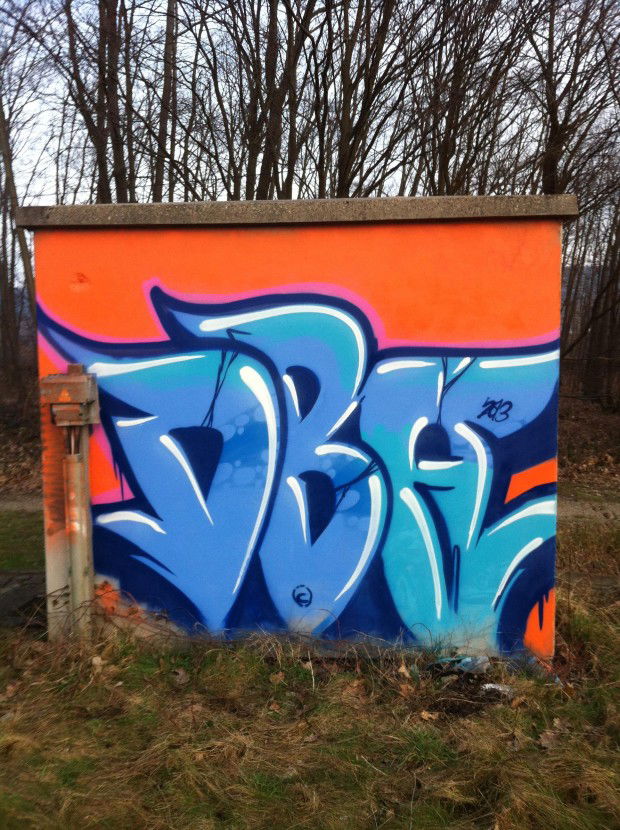 Graffiti Bombing - Photo by Badner - dba, crew, dba (2013)
