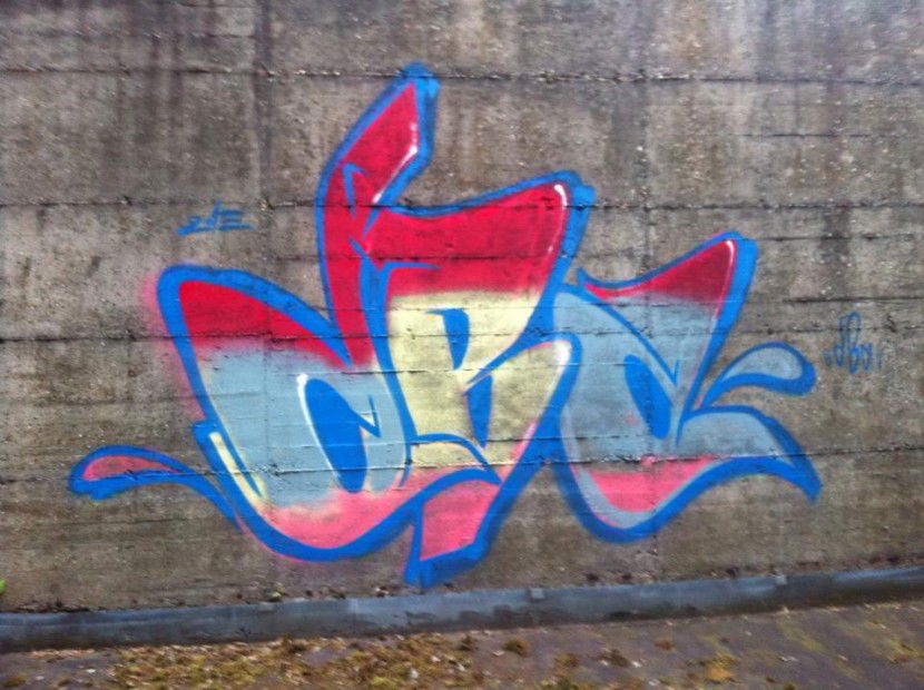 Graffiti Bombing - Photo by Badner - dba, crew, dba (2013)