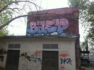 Graffiti Bombing in Moscow - Photo by Baep - ???? (2012)