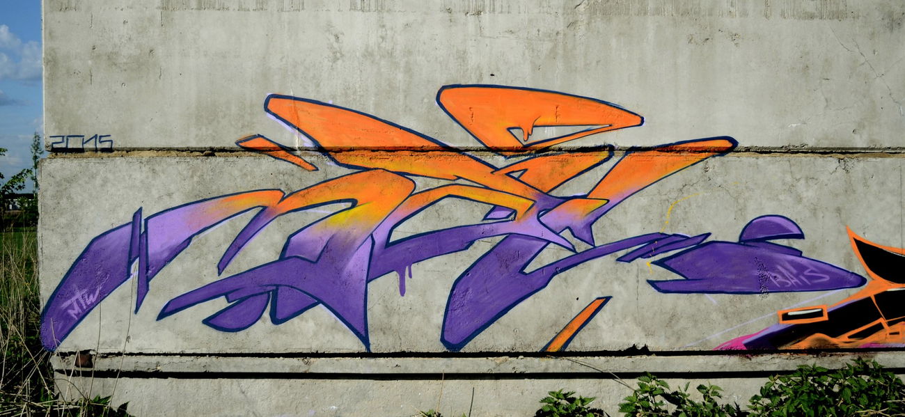 Graffiti Wall in Подождите - Photo by Bais8415 - bais, 8415, MTW