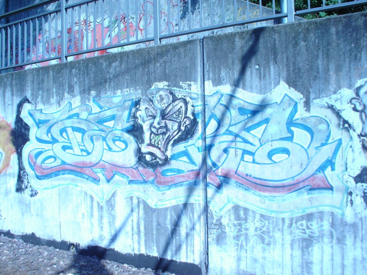 Graffiti Bombing in Karlsruhe - Photo by Bananensaft - Deore, karlsruhe (1993)