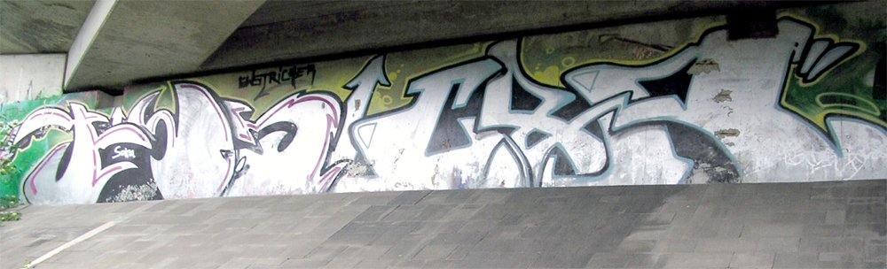 Graffiti Bombing in Karlsruhe - Photo by Bananensaft - Ews, c&a, karlsruhe