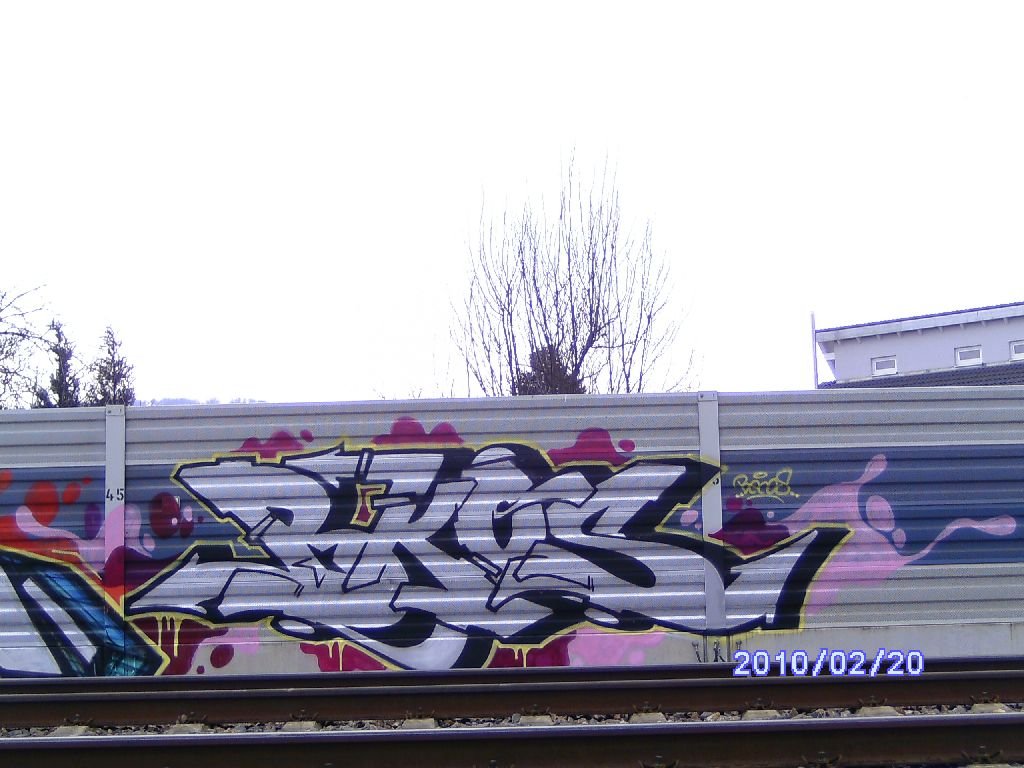 Graffiti Bombing - Photo by Bananensaft - Bkos, becos, bekos