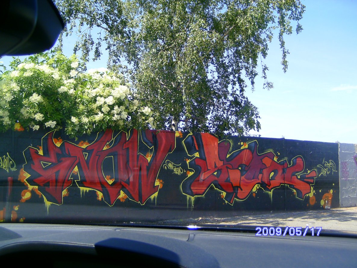 Graffiti Wall - Photo by Bananensaft - Snow, sion, mnf