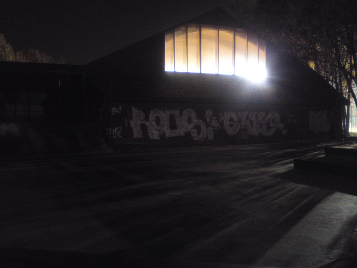 Graffiti Bombing - Photo by Bandito - R&E