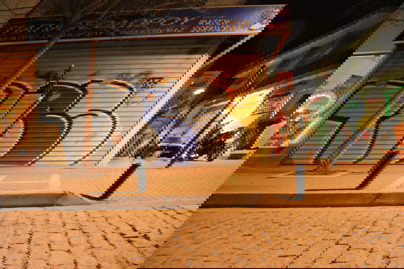 Graffiti Bombing in Kozani - Photo by Baracuda - 127, tues, kozani (2012)