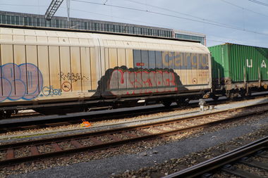 Graffiti Train - Photo by Baselinfarbe - Undoee, nofx