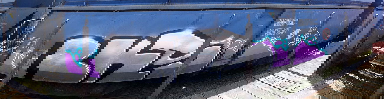 Graffiti Train - Photo by BeKaeS - BKS, CREW