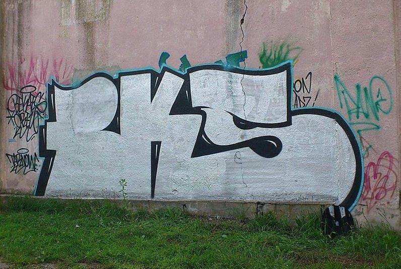 Graffiti Bombing - Photo by BeKaeS