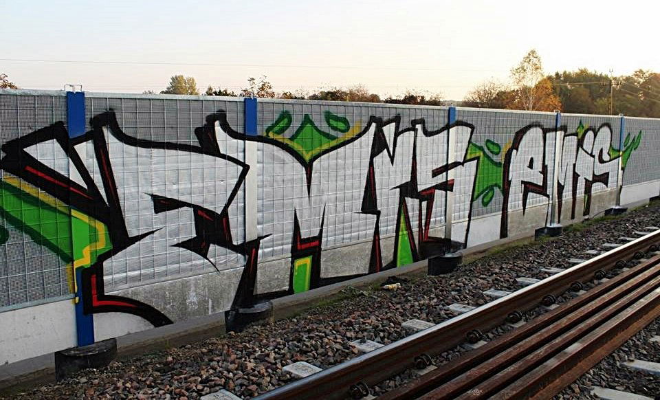 Graffiti Bombing - Photo by BeKaeS - STO, LAT, EMIS!