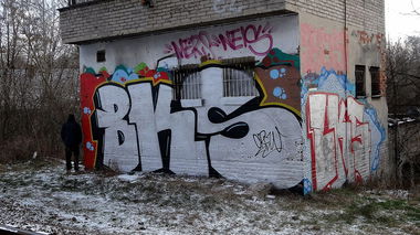 Graffiti Bombing - Photo by BeKaeS - BKS, BKS, CREW!