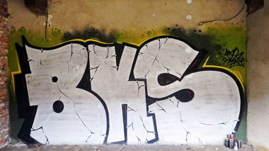 Graffiti Wall - Photo by BeKaeS - BKS, CREW