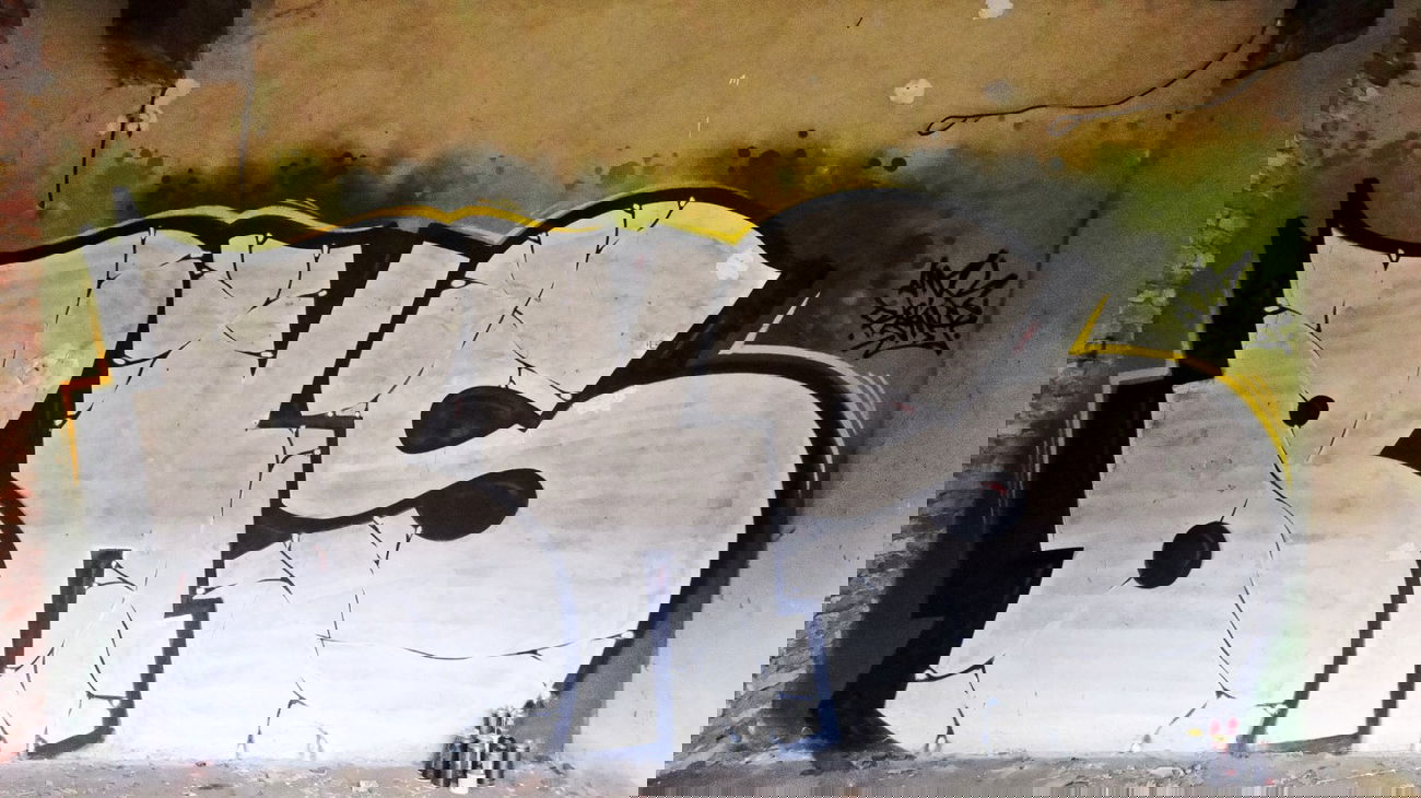 Graffiti Wall - Photo by BeKaeS - BKS, CREW