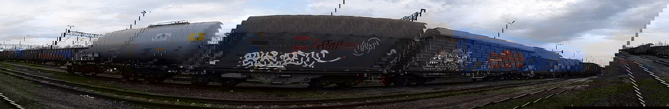 Graffiti Train - Photo by BeKaeS - bks, crew