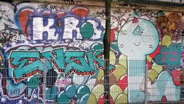 Graffiti Wall - Photo by Beemo - ensk, rasur, cpc