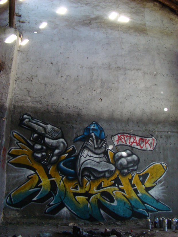Graffiti Wall - Photo by BeetleZ - HESH, Attack
