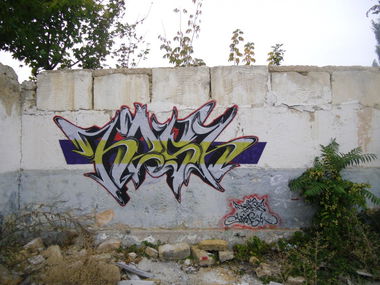 Graffiti Wall - Photo by BeetleZ - HESH, CaBs