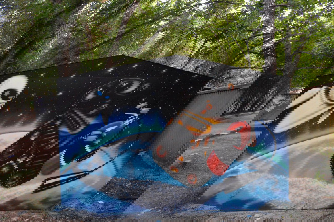 Graffiti Bombing - Photo by BeetleZ - CaBs, WALL-E