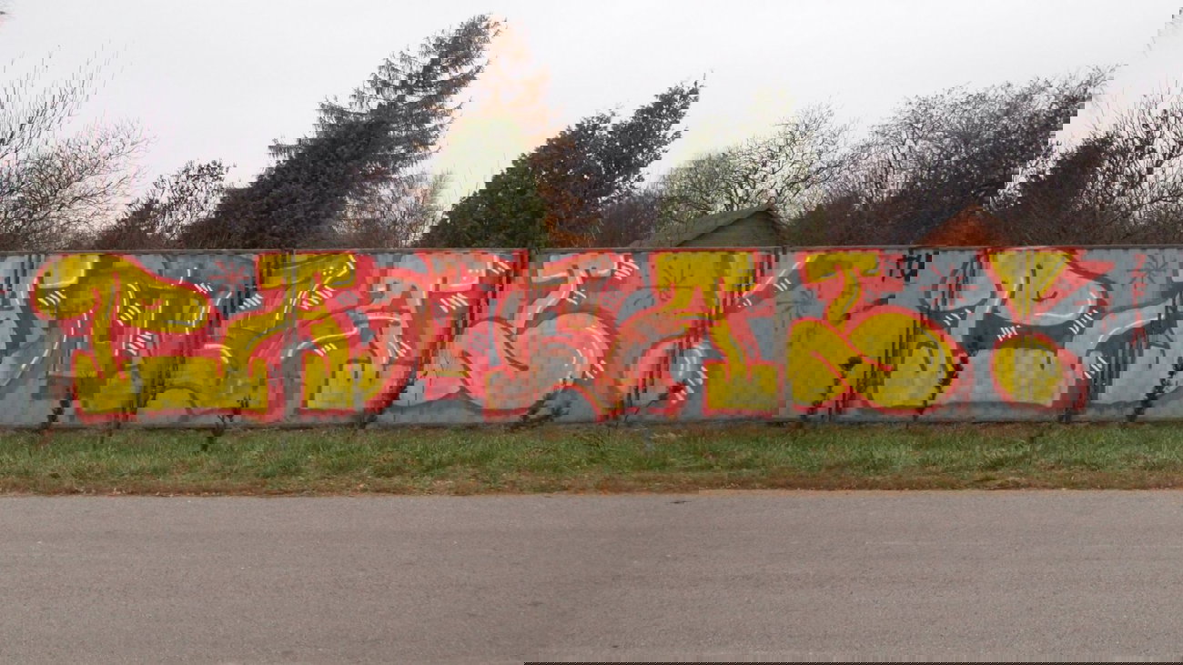 Graffiti Bombing - Photo by BemWalls - Pantal, Pantalon, Pantalone