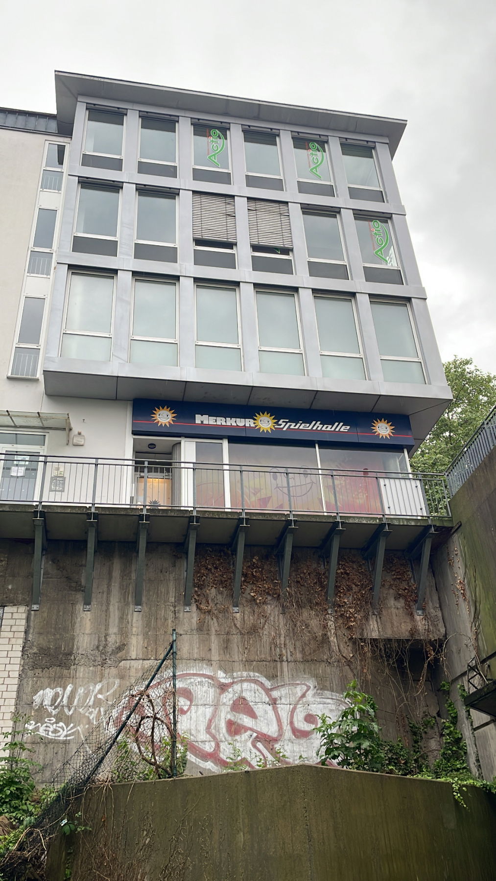 Graffiti Bombing - Photo by Benlexa007 - Kassel