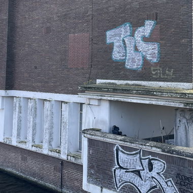 Graffiti Bombing - Photo by Benlexa007 - Amsterdamgraffiti