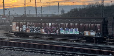 Graffiti Train - Photo by Benlexa007 - Kassel, Güter