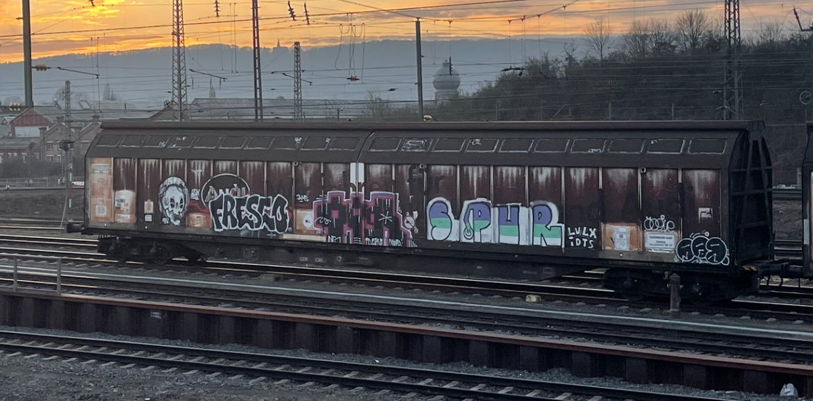 Graffiti Train - Photo by Benlexa007 - Kassel, Güter