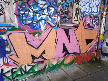 Graffiti Wall - Photo by BerryRains34 - Mnd, bombing, mnd (2021)