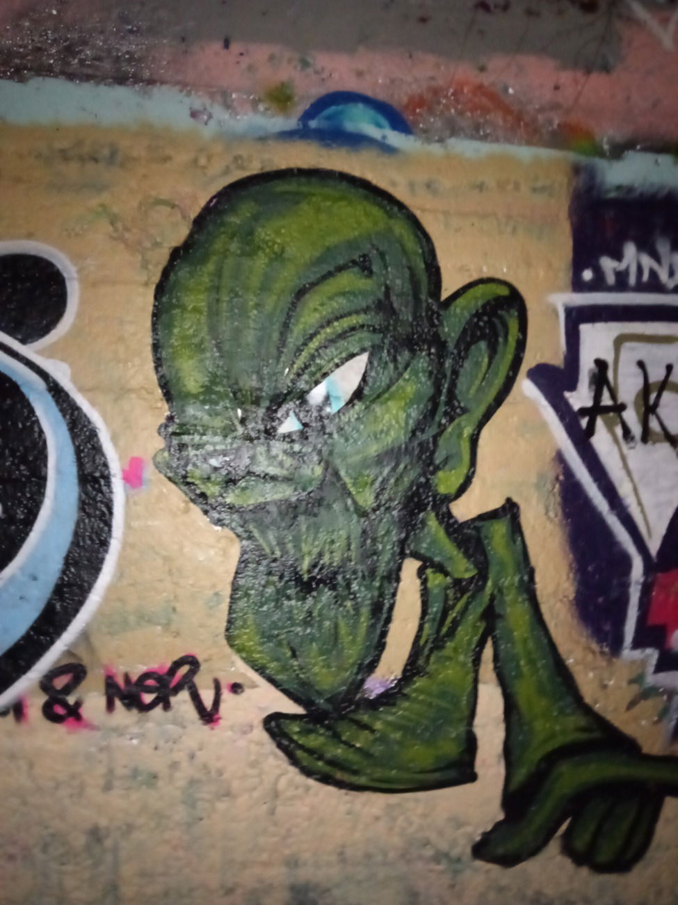 Graffiti Wall - Photo by BerryRains34 - Mnd, Nerone, charackter (2021)