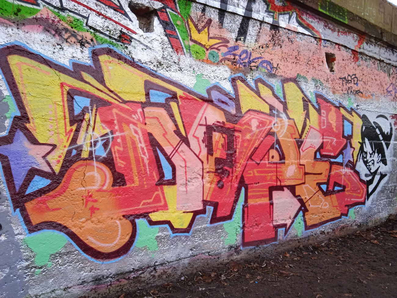 Graffiti Wall - Photo by BerryRains34 - Mnd, bombing, mnd (2021)
