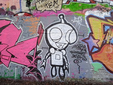 Graffiti Wall - Photo by BerryRains34 - Mnd, bombing, mnd (2022)