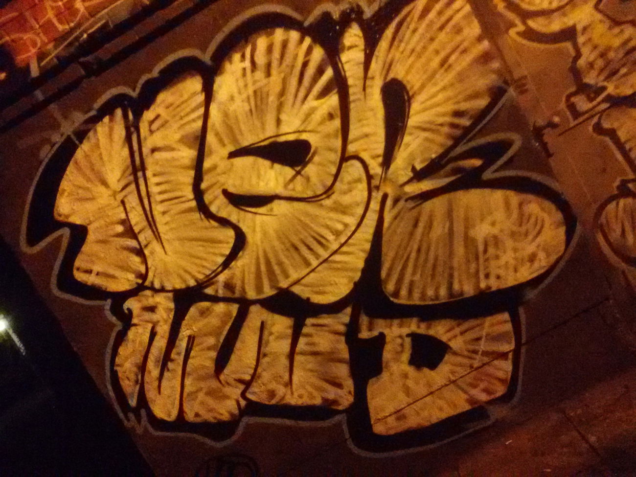 Graffiti Wall - Photo by BerryRains34 - Mnd, Nerone, trowup