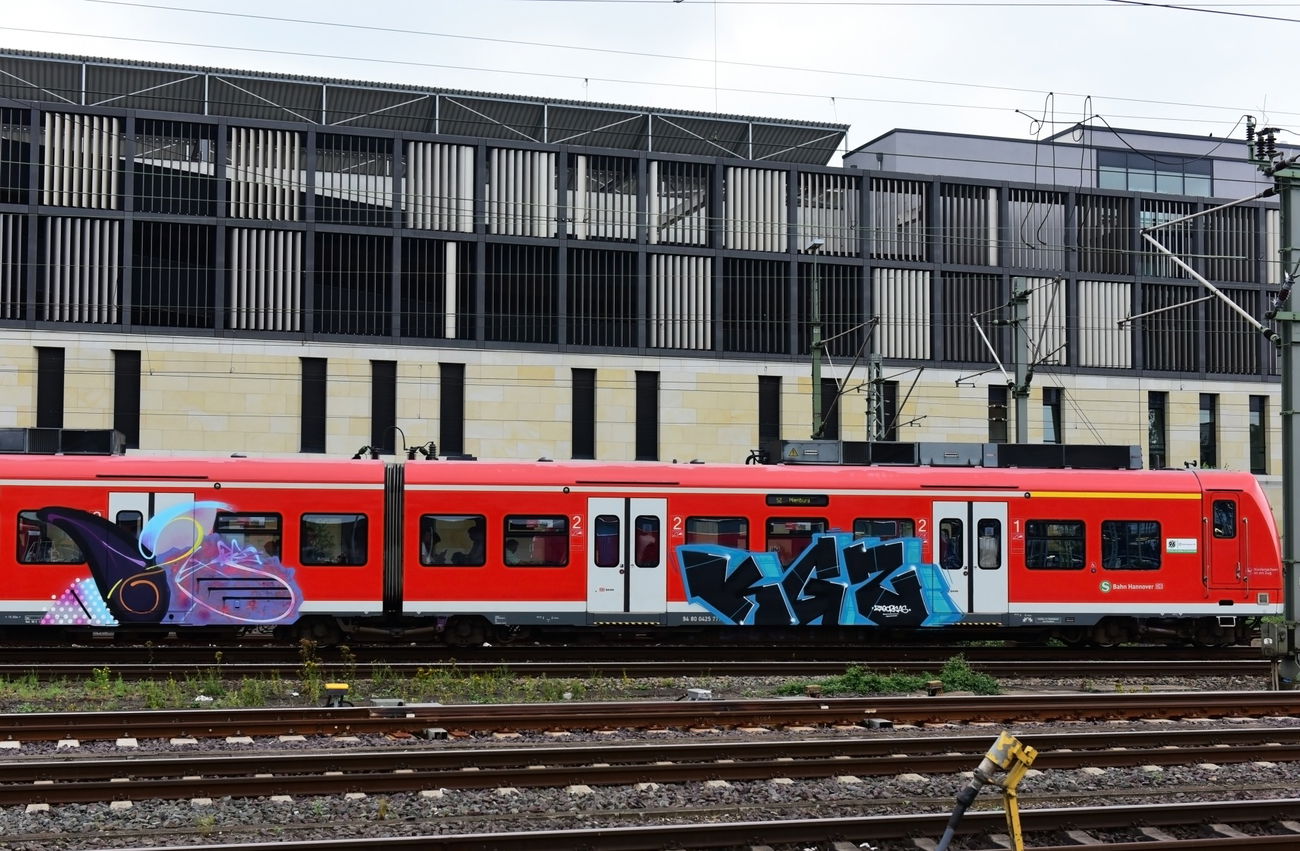 Graffiti Train in Hannover - Photo by BertosBlog - Moses, Topsprayer, KGZ (2015)