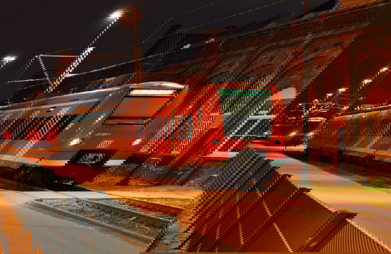 Graffiti Train - Photo by BertosBlog - Atmo, Atmosphäre (2013)