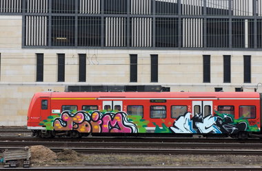 Graffiti Train in Hannover - Photo by BertosBlog - Foim, Niek (2015)